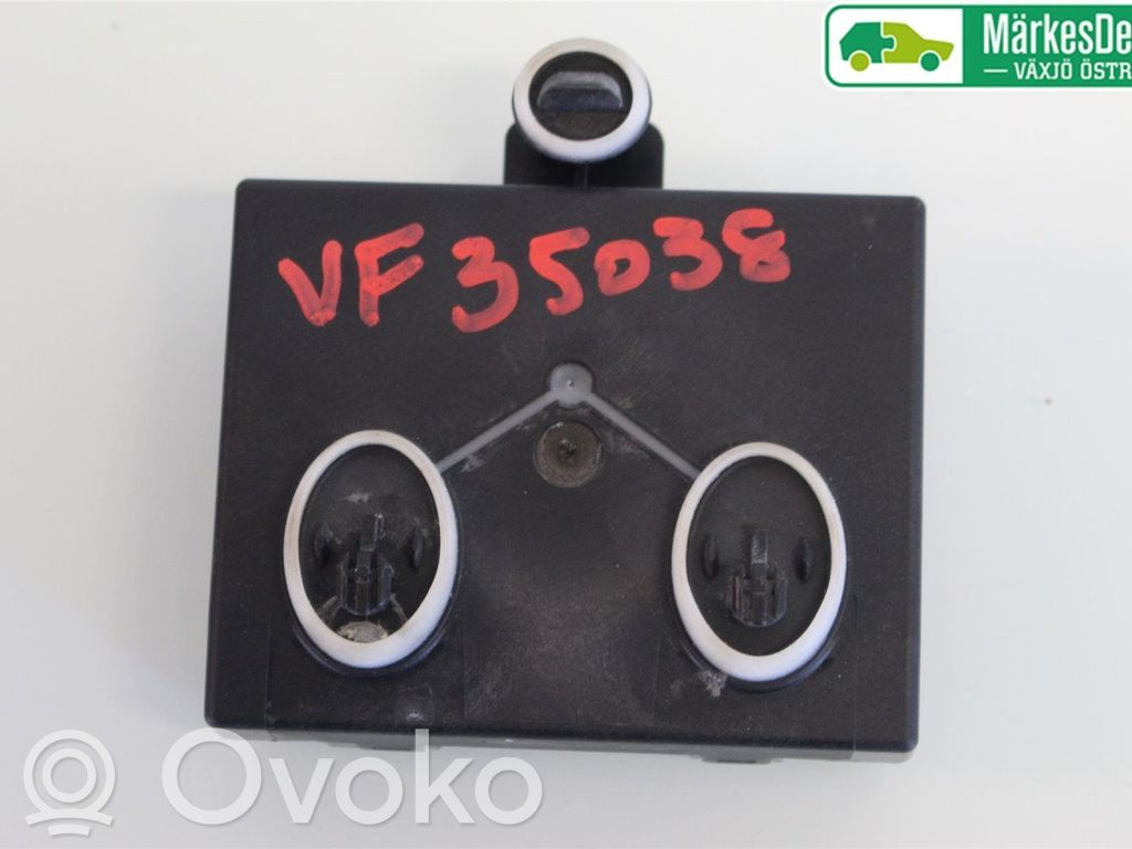 Volkswagen PASSAT B8 Door control unit/module 