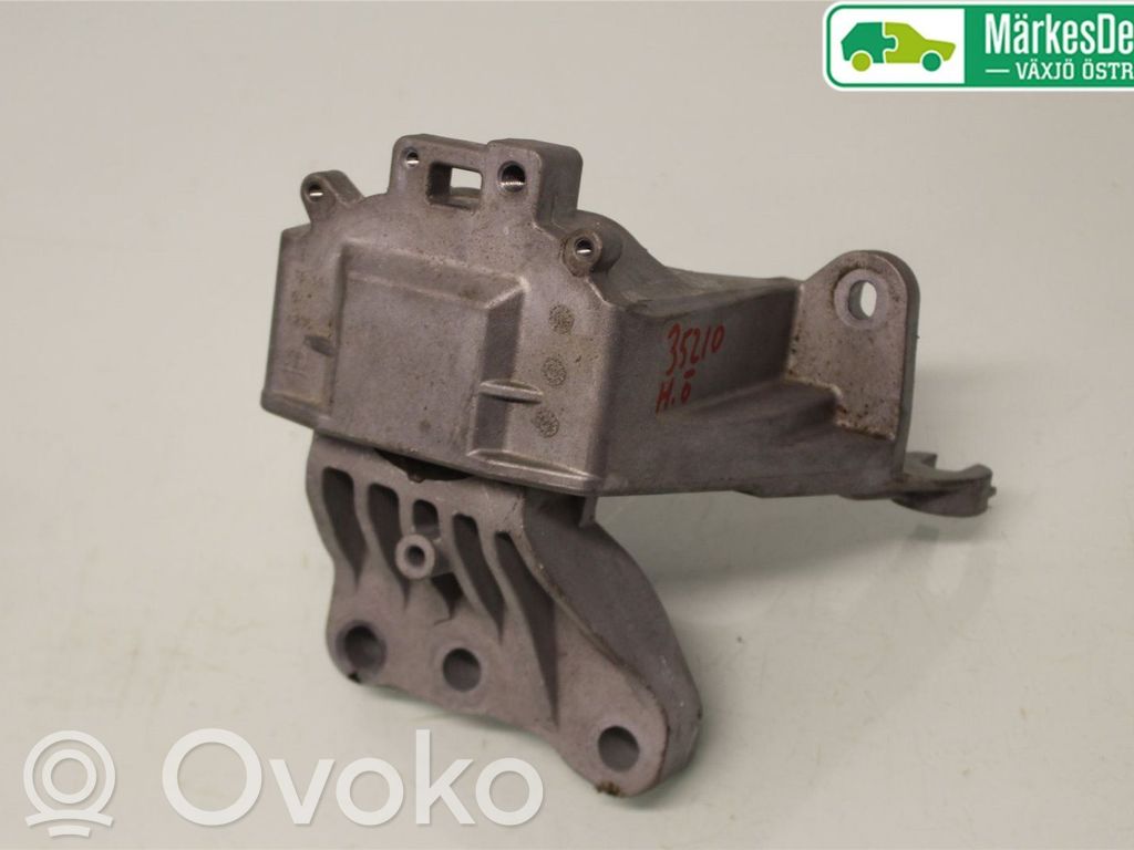 Jeep Renegade Engine mounting bracket 