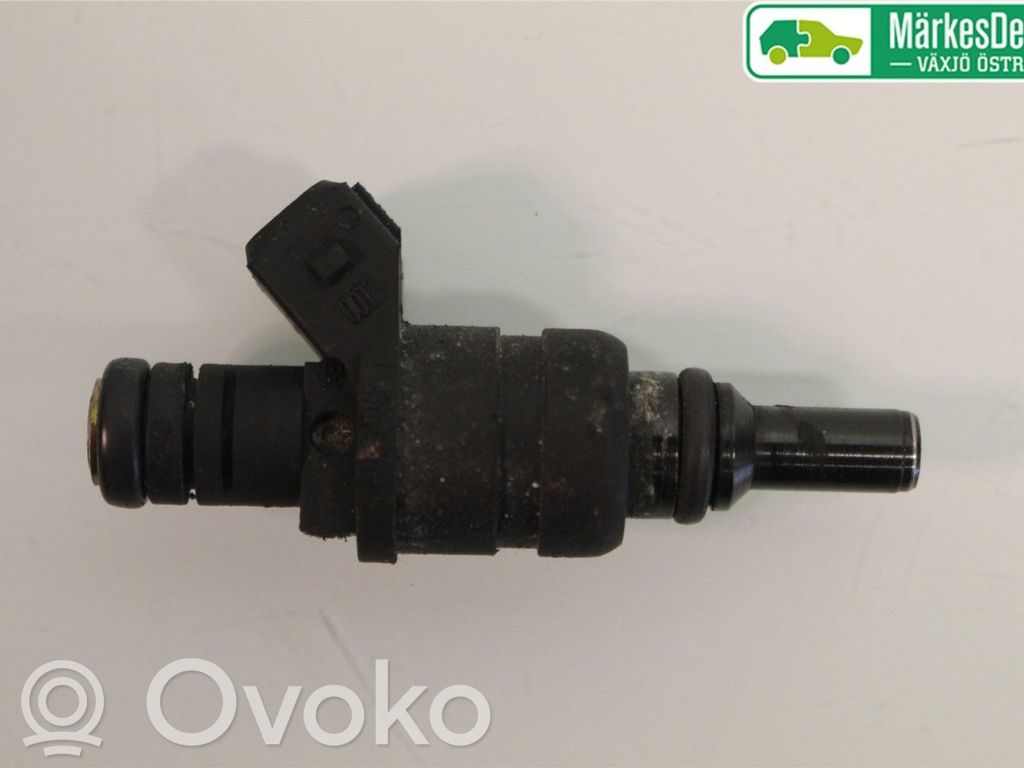 BMW 3 E46 Fuel injector 