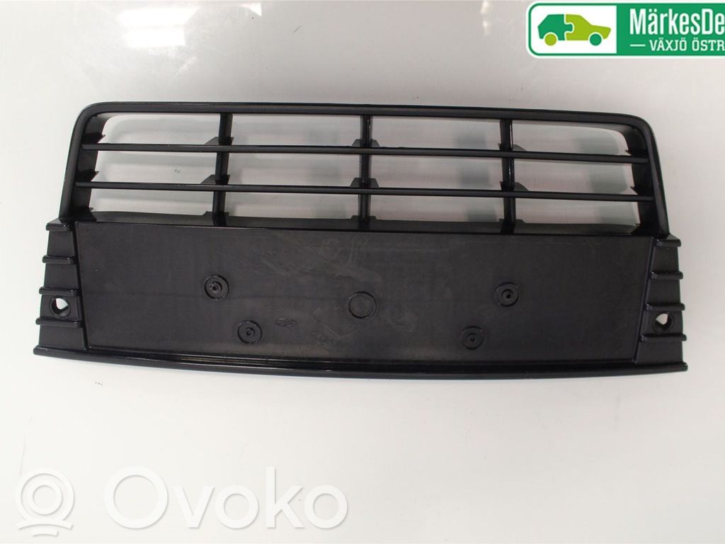 Ford Focus Front bumper lower grill 