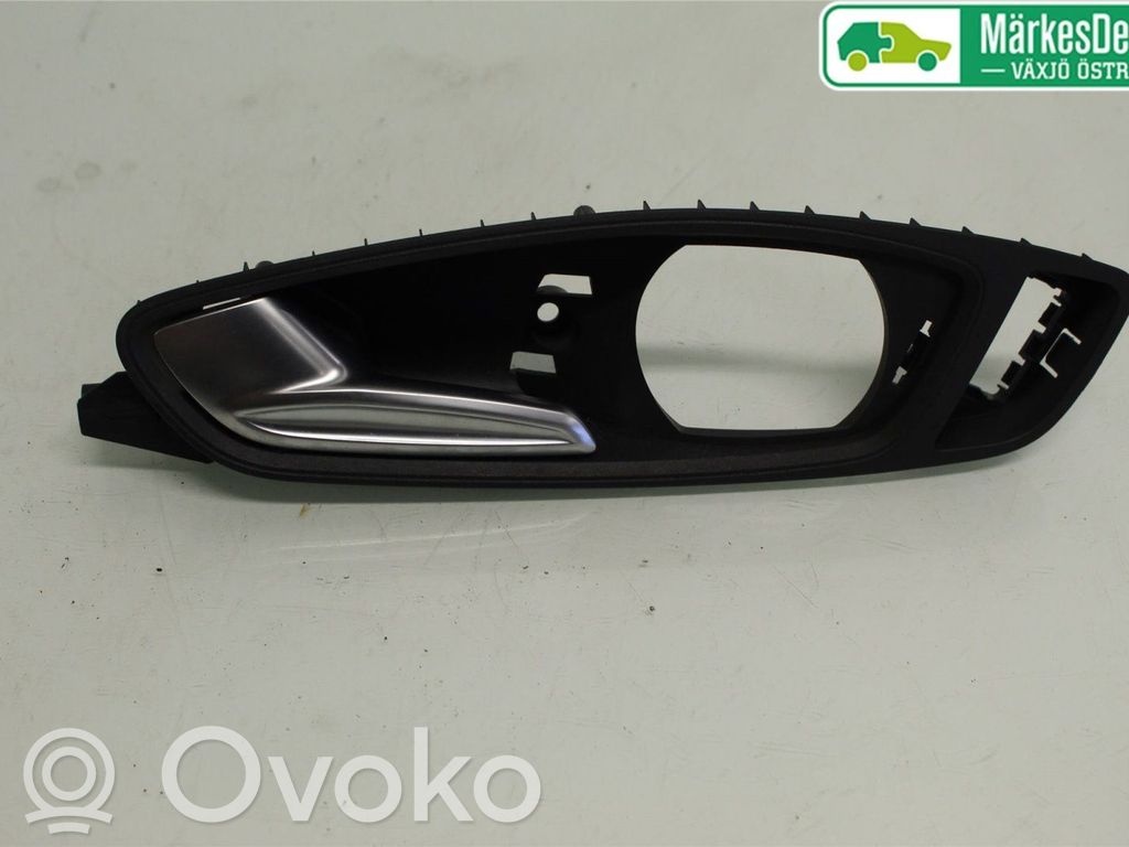 Audi A1 Front door interior handle 