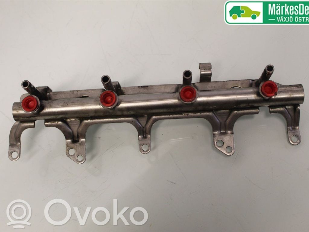 Audi A3 S3 8P Listwa wtryskowa 