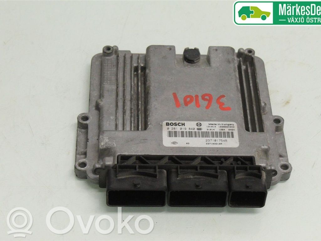 Opel Vivaro Injection control unit/module 