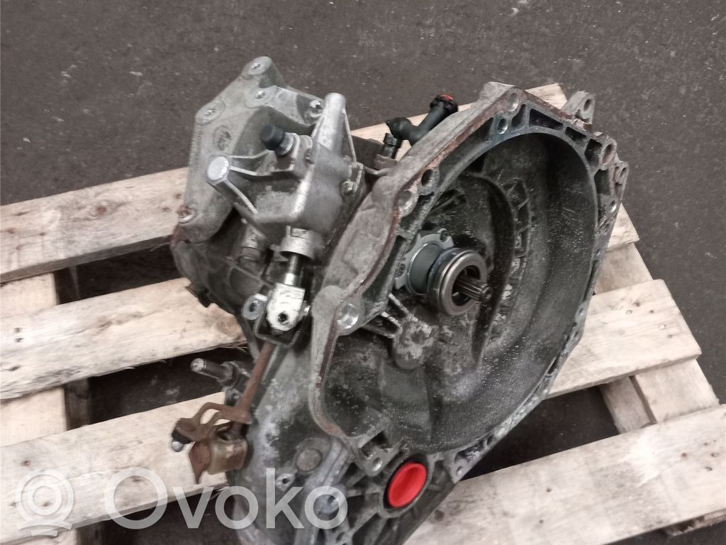 Opel Astra H Caja de cambios manual de 5 velocidades 