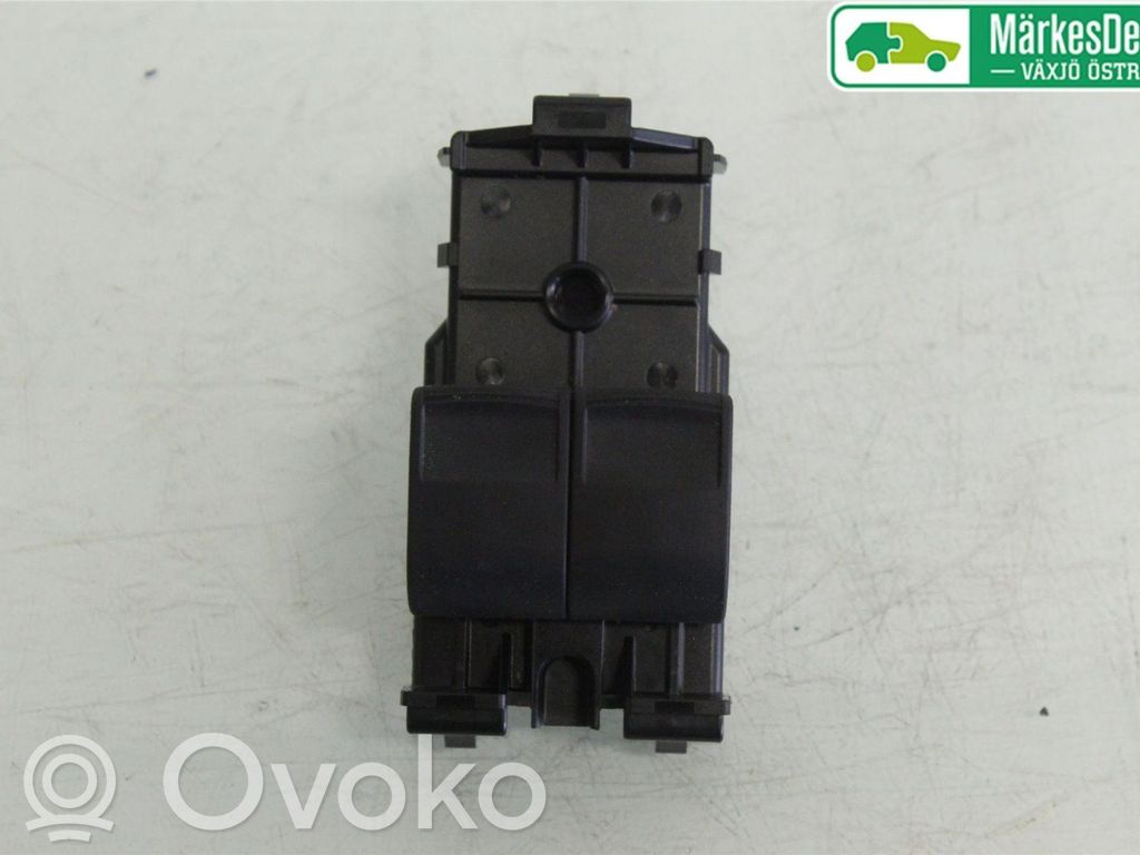 Toyota Aygo X Electric window control switch 