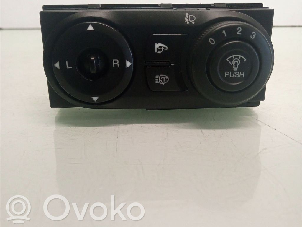 Chevrolet Captiva Wing mirror switch 