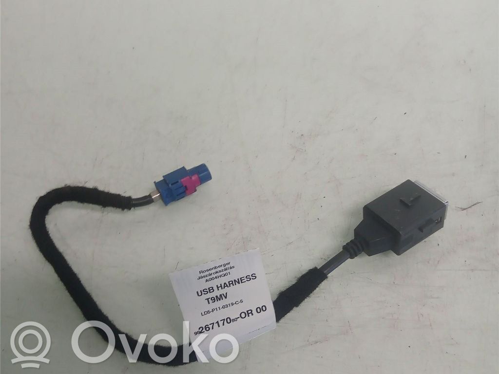 Enchufe conector USB   9817956180,9826717080,9826717080