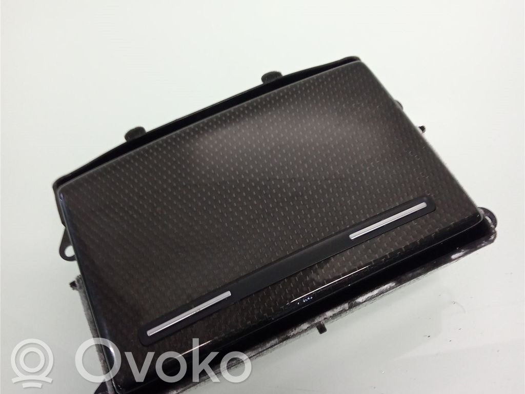 Hansikaslokero   4E0862081A,4E0857968K