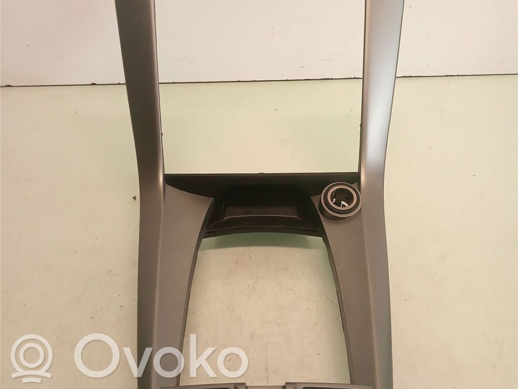 Chevrolet Captiva Rivestimento in plastica cornice della leva del cambio 