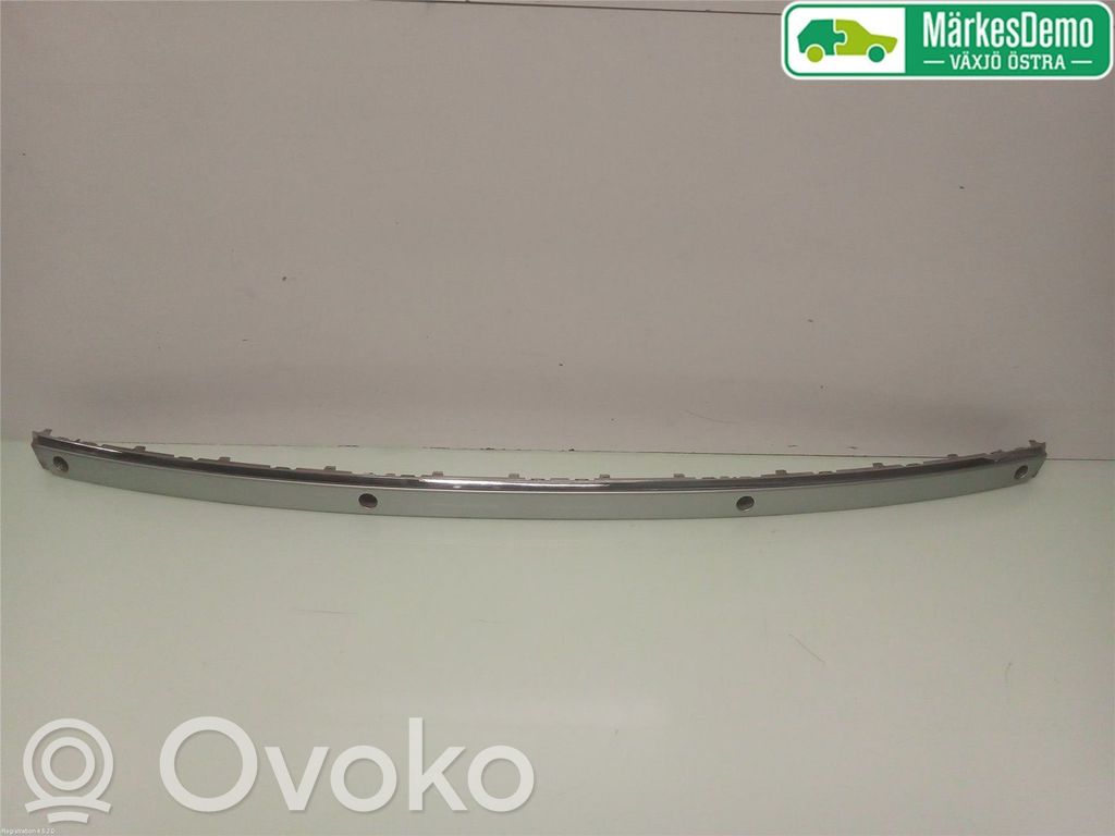 BMW 7 E65 E66 Takapuskurin koristemuotolista 