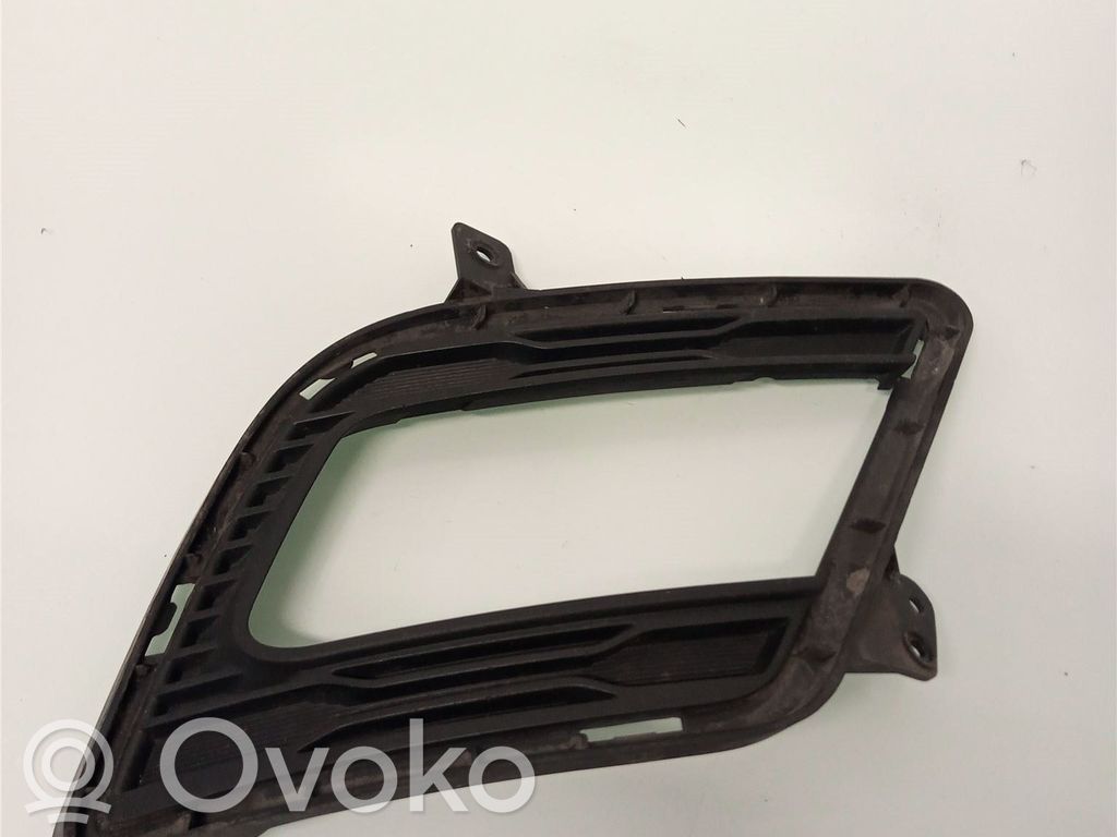 KIA Ceed Etusumuvalon ritilä 