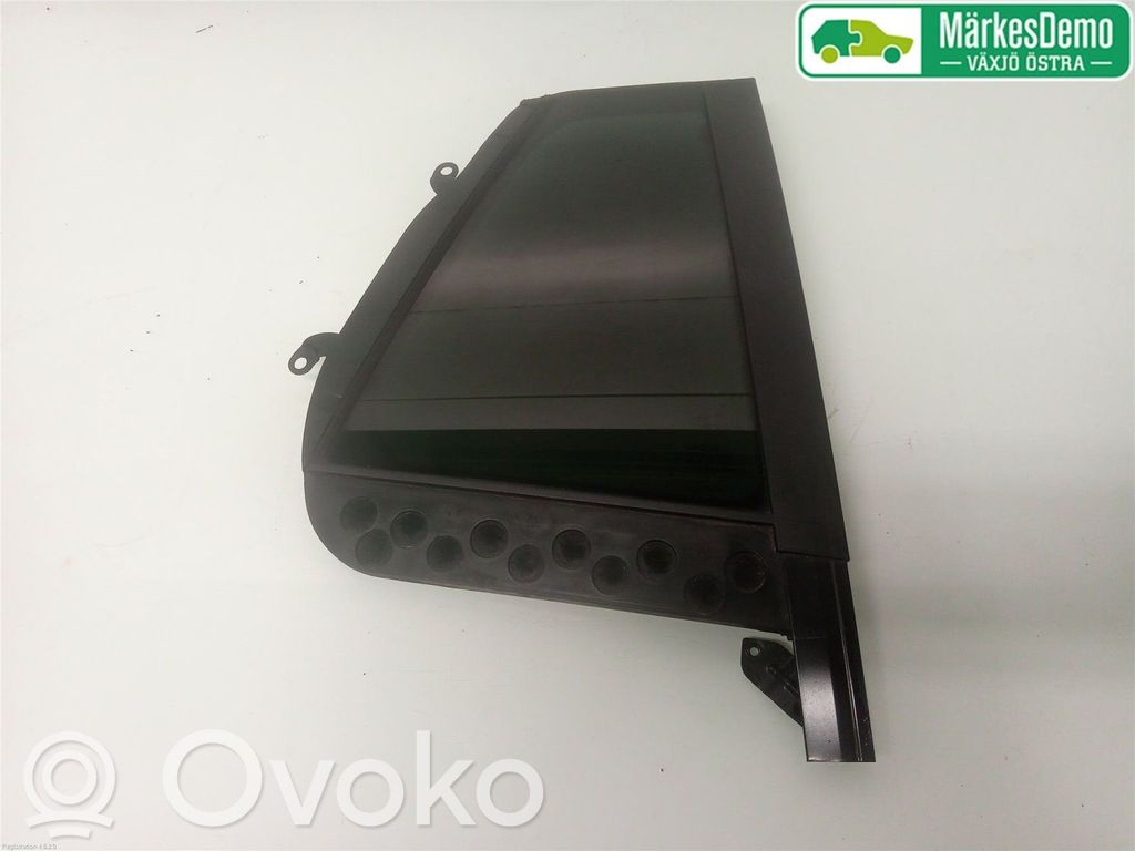 Ventanilla de ventilación de la puerta trasera   31352044