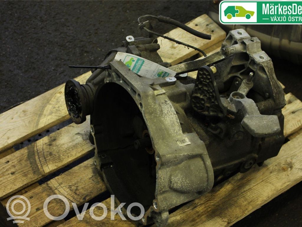 Volkswagen PASSAT B6 Manualna 6-biegowa skrzynia biegów 