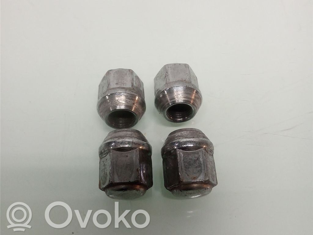 Tuercas/tornillos   0915912073
