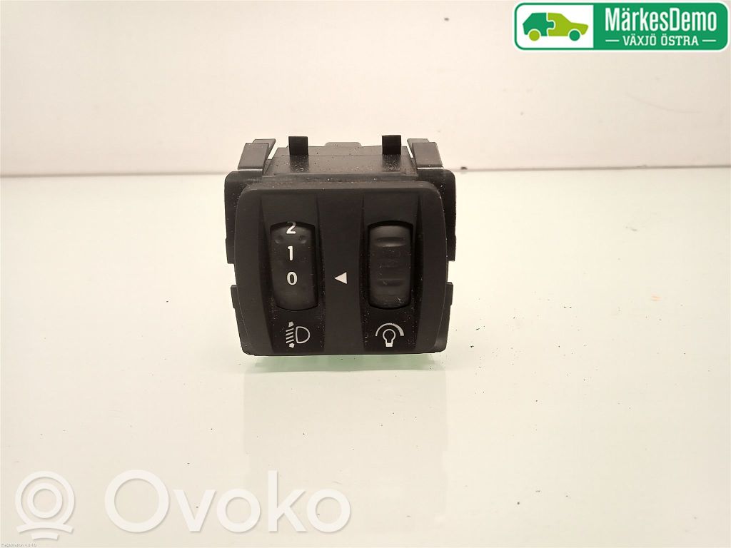 Light switch   93452314