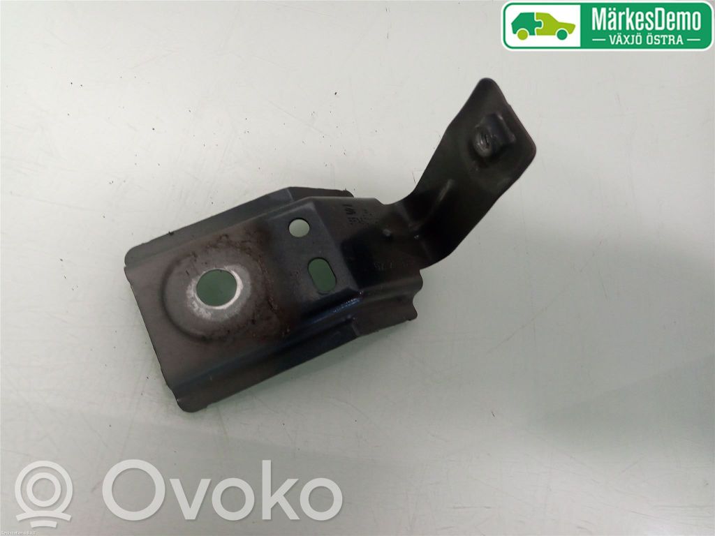 Seat Leon IV Halterung Kotflügel 