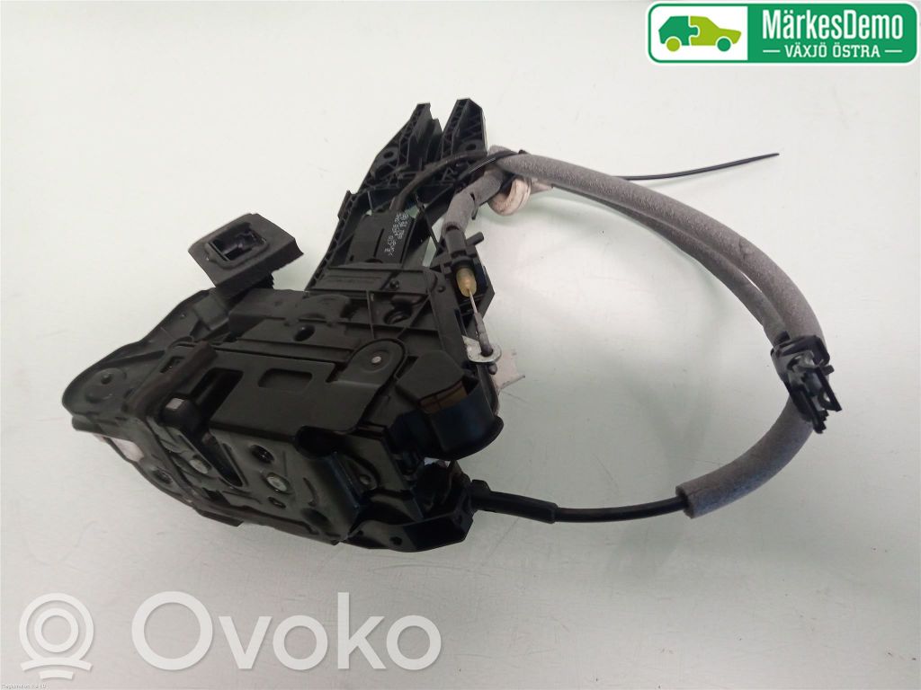 Volkswagen Golf VII Front door lock 