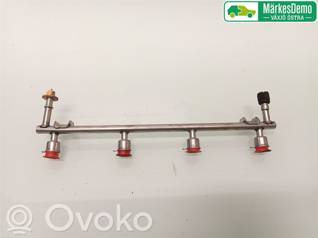 Opel Zafira B Tubo principal de alimentación del combustible 