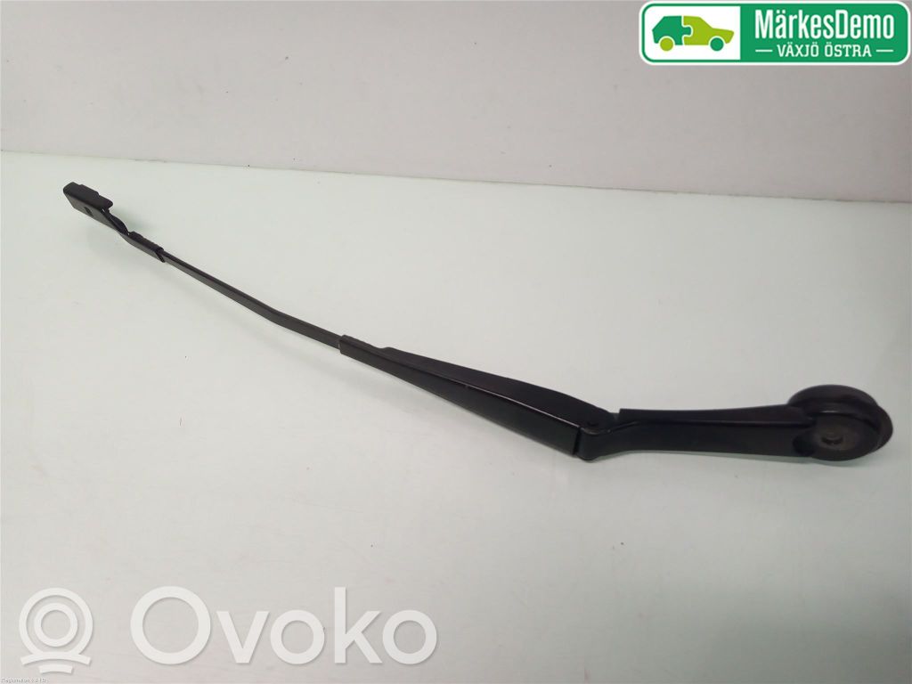 Ford Focus Front wiper blade arm 
