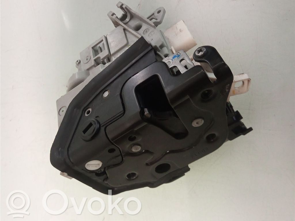Audi A4 S4 B8 8K Aizmugurē slēdzene 