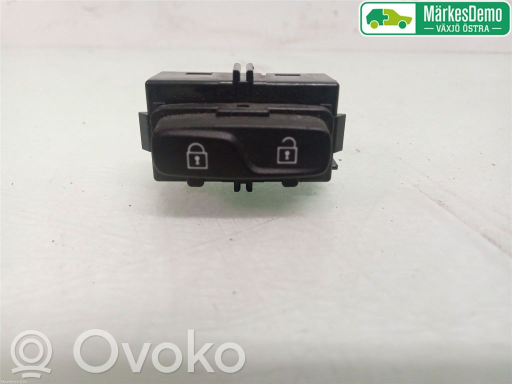 Volvo XC60 Central locking switch button 
