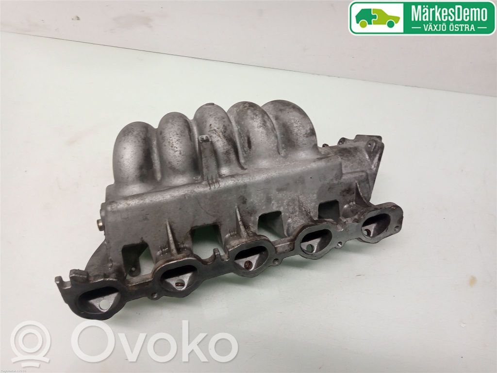 Volvo V70 Intake manifold 