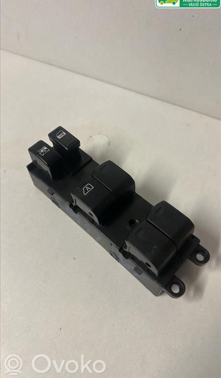 Subaru Forester SH Electric window control switch 