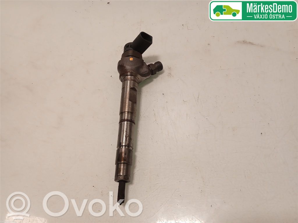 Inyector de combustible   04L130277AE