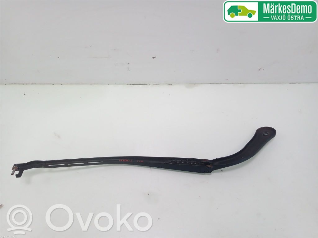 BMW 3 E90 E91 Front wiper blade arm 