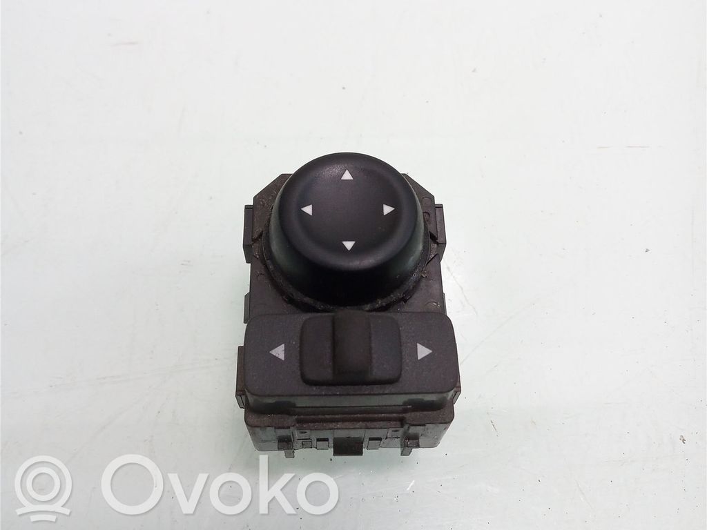 Renault Master III Wing mirror switch 