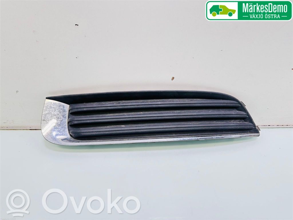 Opel Insignia B Etupuskurin alempi jäähdytinsäleikkö 