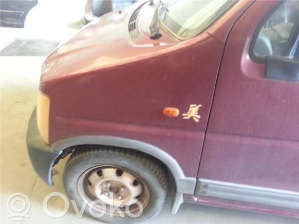 Suzuki Wagon R+ Aleta delantera 