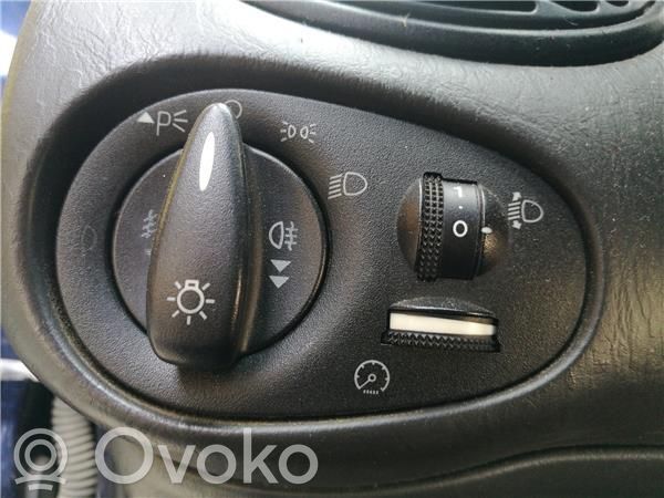 Ford Focus Light switch 