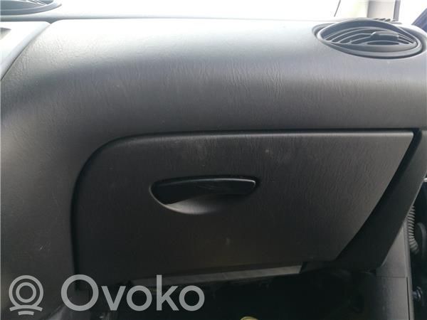 Ford Focus Glove box 