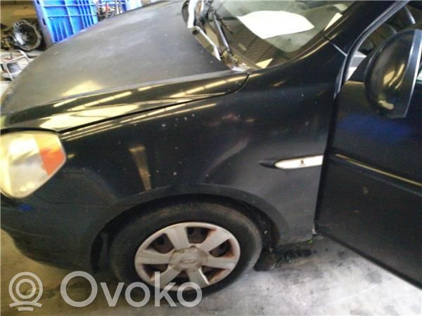 Hyundai Accent Aleta delantera 