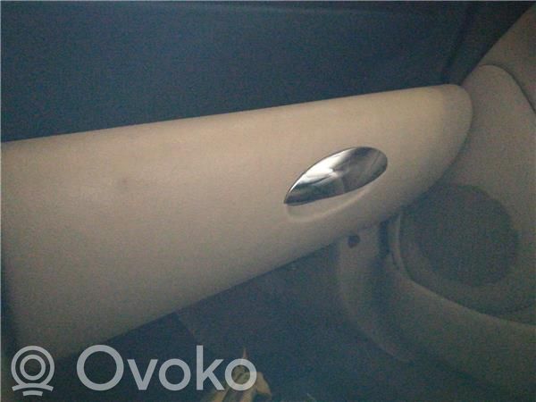 Glove box
