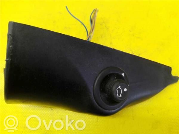 Wing mirror switch   A31022