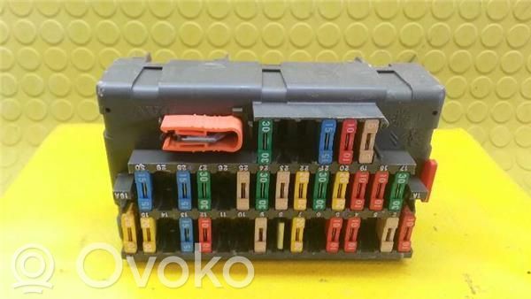 Peugeot 306 Módulo de fusible 