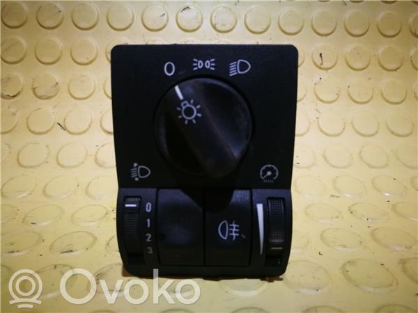 Opel Zafira A Interruptor de luz 