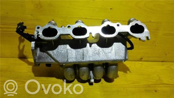 Volvo S40, V40 Colector de admisión 