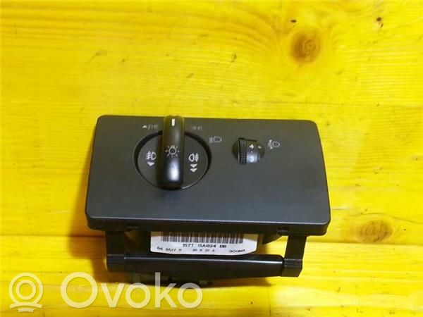 Light switch   1S7T13A024
