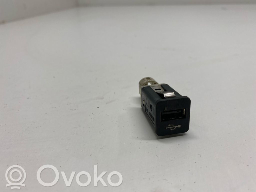 USB-Anschluss   9167196,BMW6131