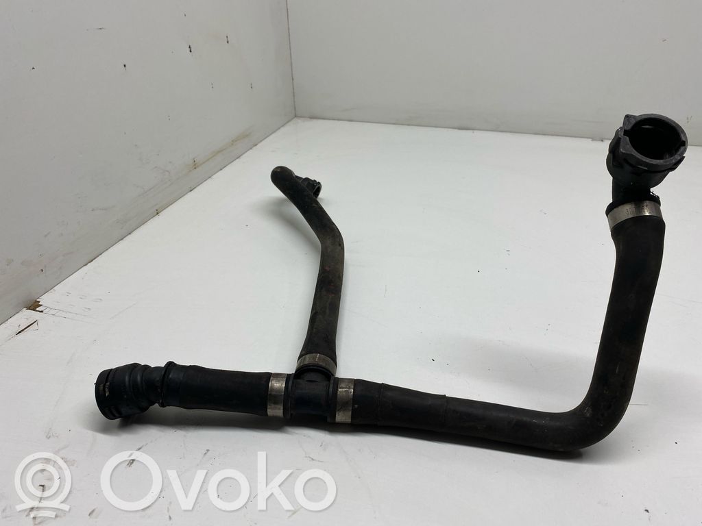 BMW 3 E92 E93 Moottorin vesijäähdytyksen putki/letku 