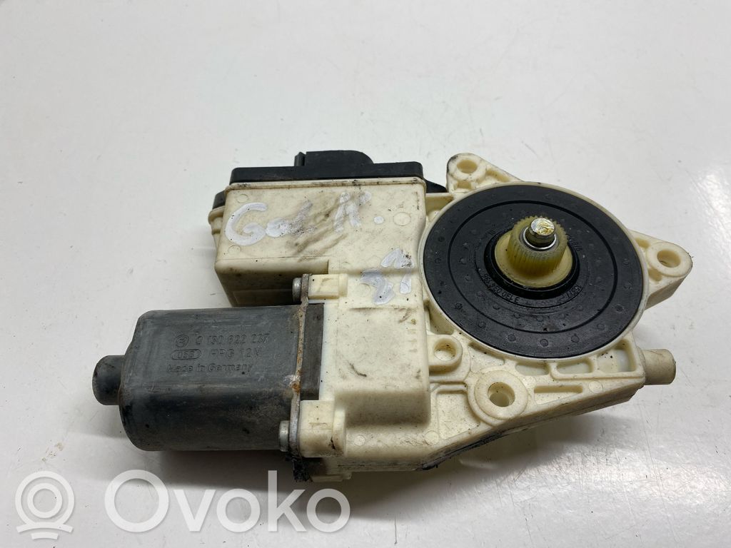 BMW X3 E83 Takaoven ikkunan nostomoottori 