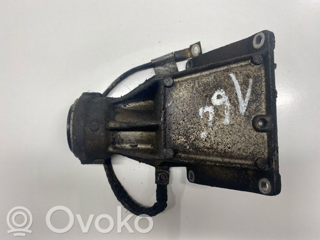 BMW X3 E83 Pusass sakabes gultņa stiprinājums 