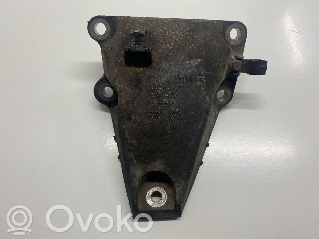 Engine mounting bracket   13807410,3415179,6892