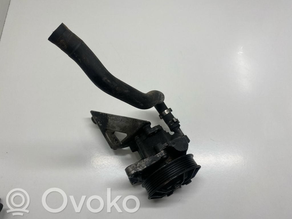 BMW X3 E83 Ohjaustehostimen pumppu 
