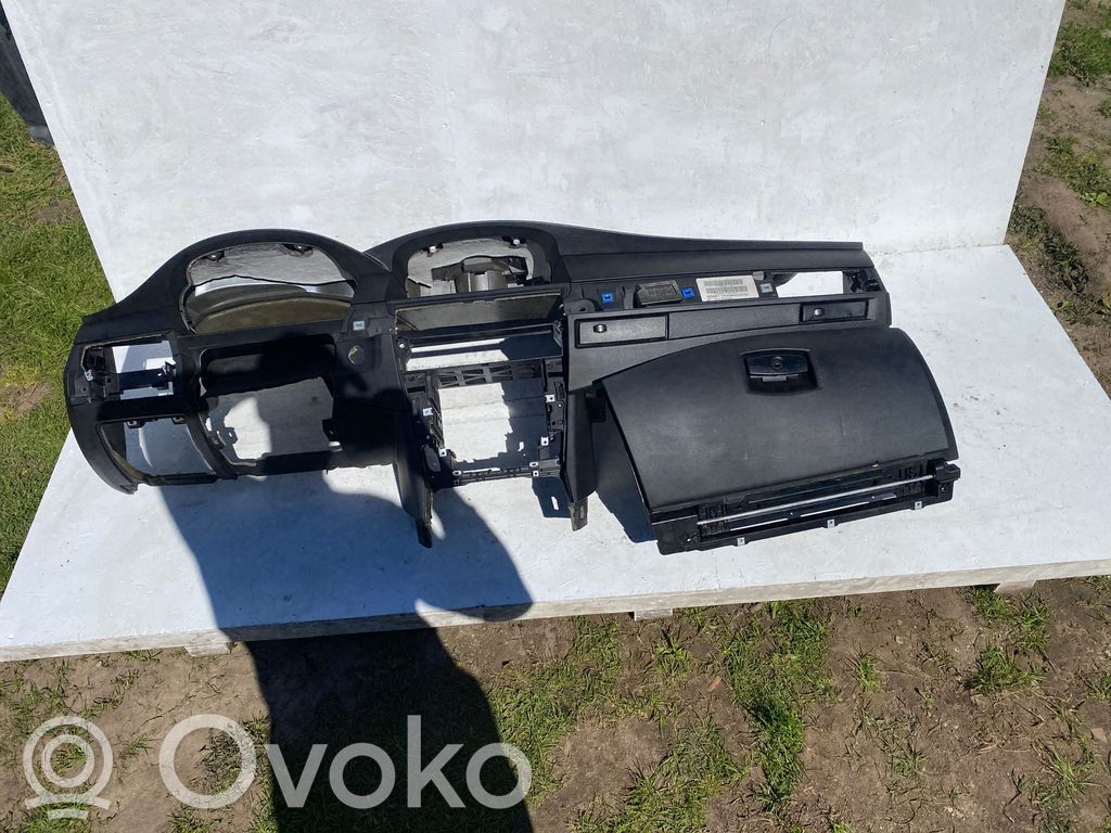 BMW 5 E60 E61 Kojelauta 