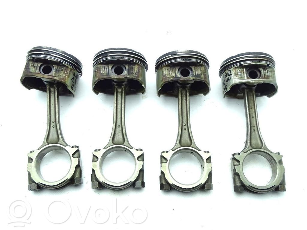 Piston with connecting rod