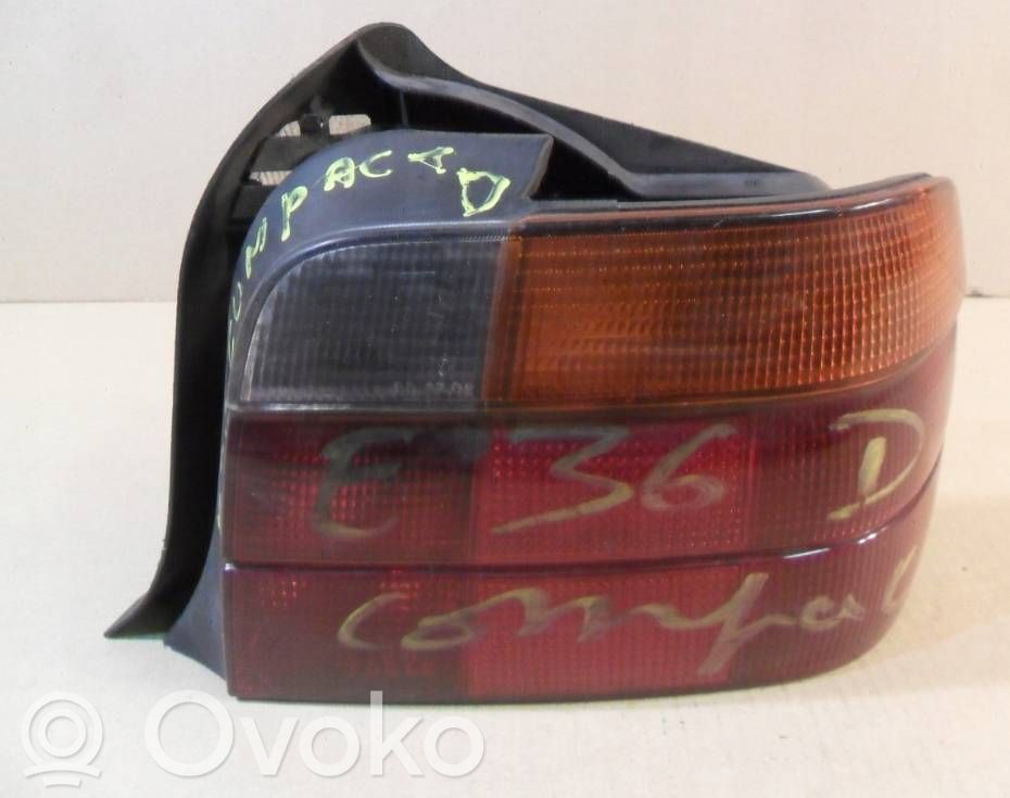 Rear/tail lights   1804237